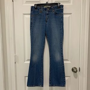 525 Levi’s Boot Cut Blue Jeans 6- M